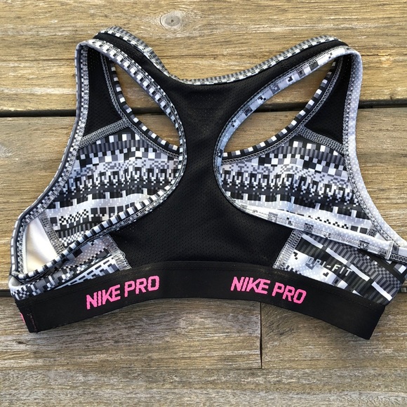 Sold-Girls Nike sports bra - Picture 2 of 3